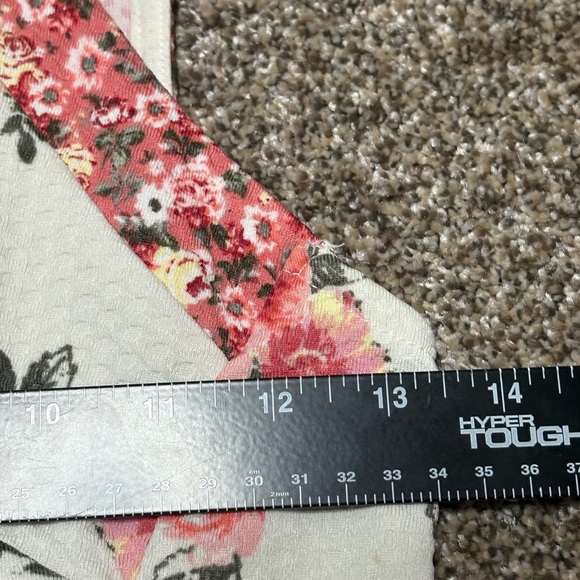Rewind Floral Juniors Dress in Pink and White - Picture 4 of 9